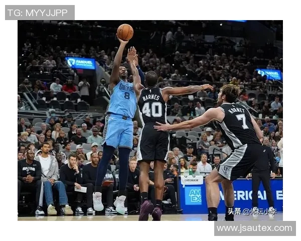 筐都被砸歪了！灰熊篮板59-38抢爆马刺&21前板 但疯狂打铁输球